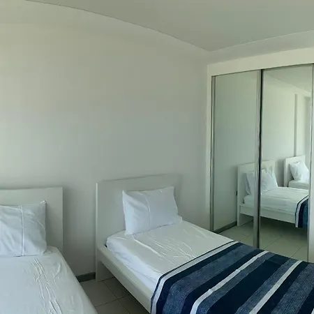 Horizon Sky Peninsula Apartment *